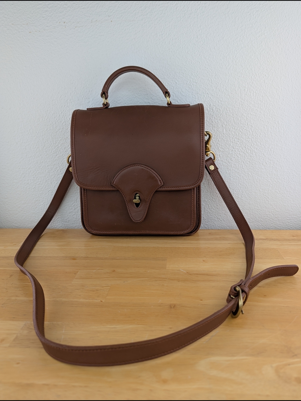 Kirkland Signature Brown Leather Handbag Crossbody Station Bag Satchel
